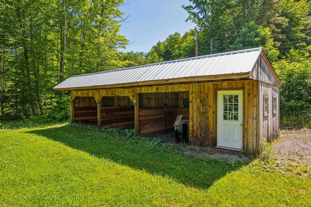 272 Bicknell Hill Road Tunbridge VT 05077