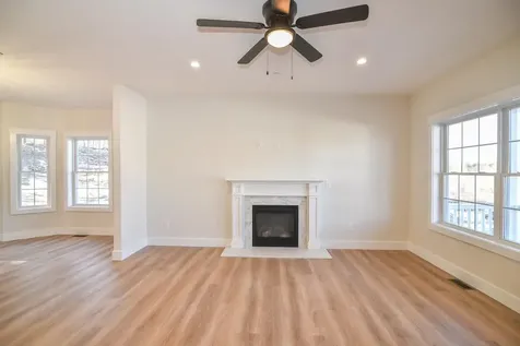 3 Bent Grass Circle Kingston NH 03848