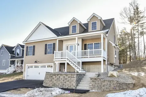 3 Bent Grass Circle Kingston NH 03848