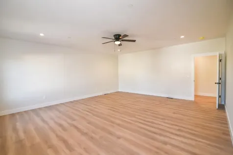 3 Bent Grass Circle Kingston NH 03848