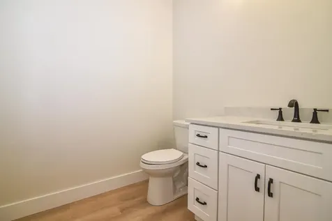 3 Bent Grass Circle Kingston NH 03848