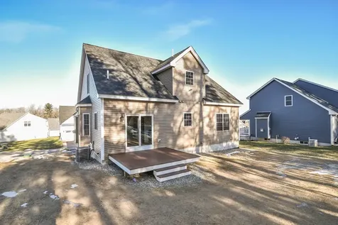 3 Bent Grass Circle Kingston NH 03848