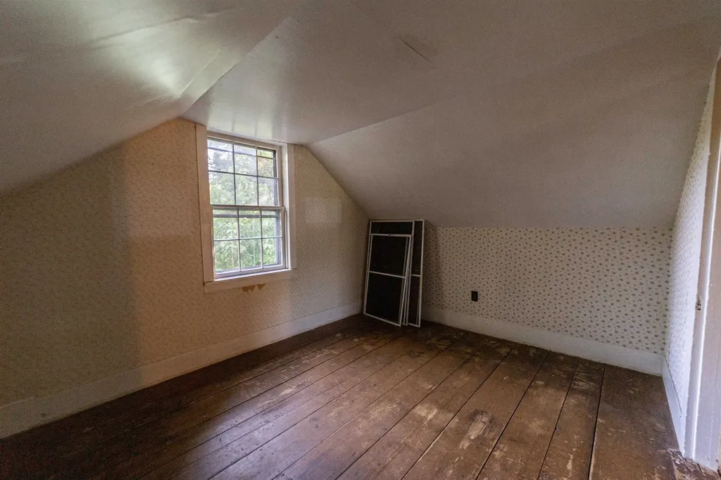 91 Water Street Rumney NH 03266