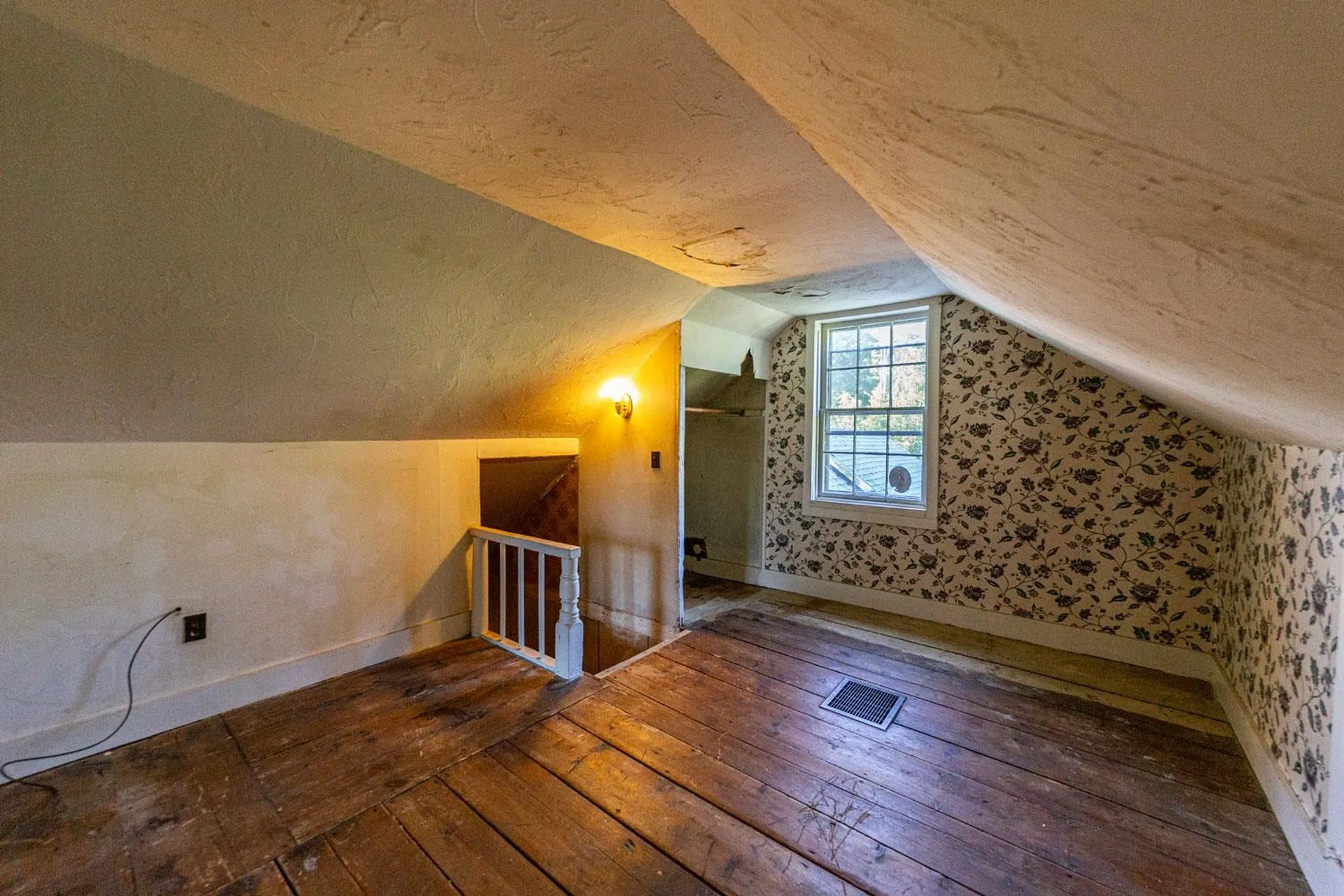91 Water Street Rumney NH 03266
