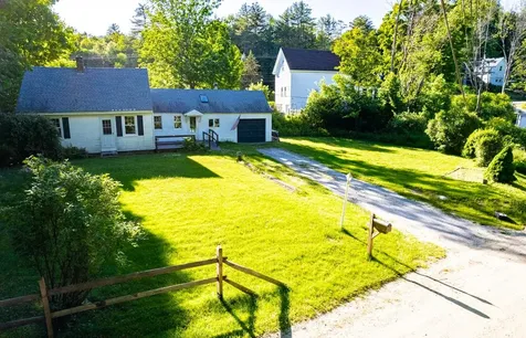 91 Water Street Rumney NH 03266