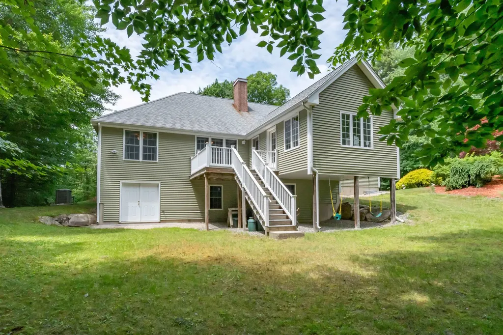 89 Odell Road Sandown NH 03873