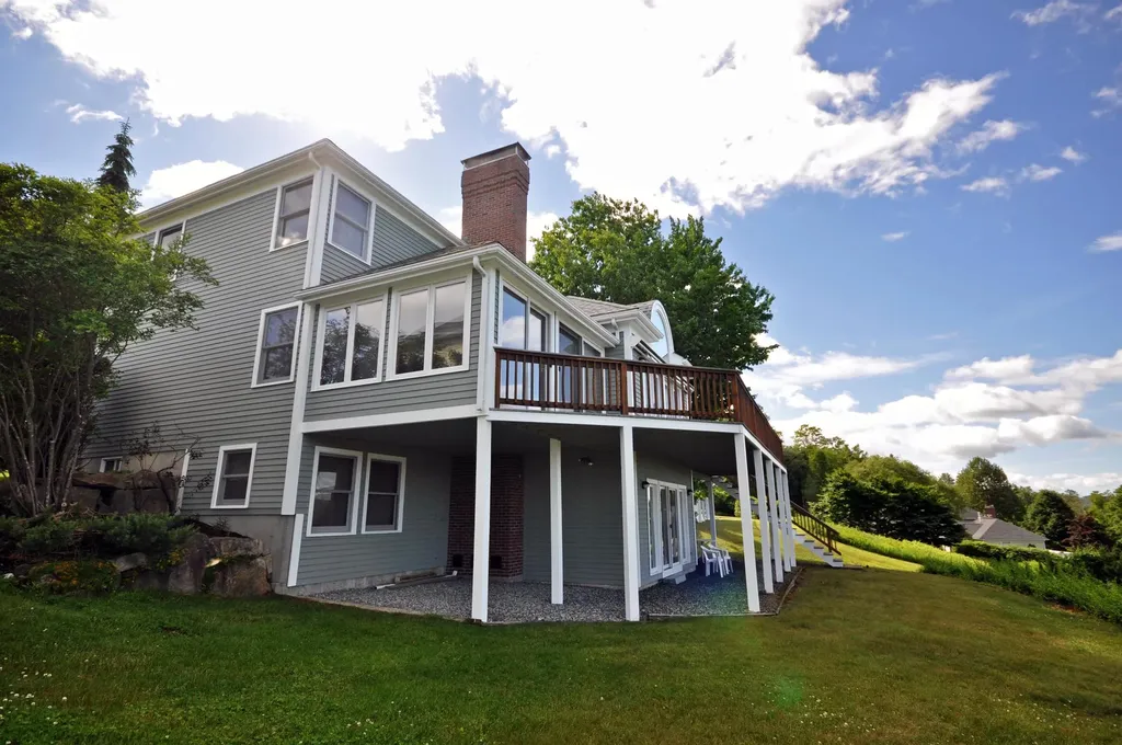 16 Mohawk Trail Bridgewater NH 03222