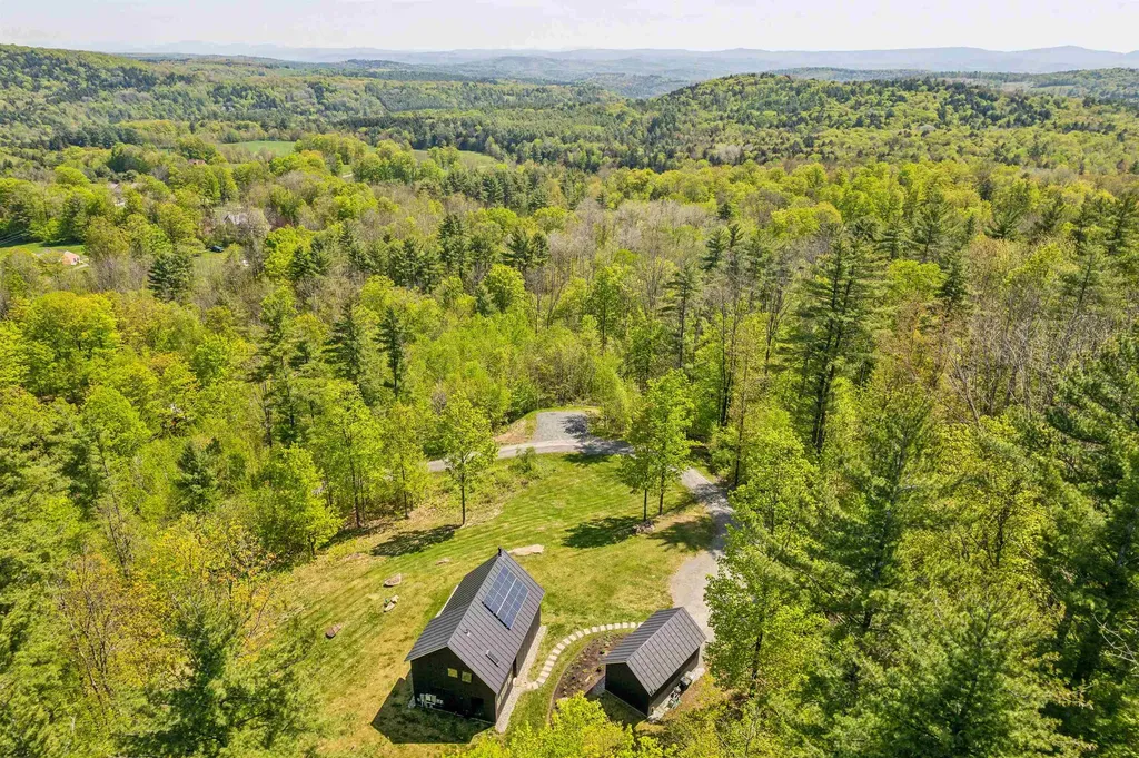 5 Maple Heights Hartland VT 05048