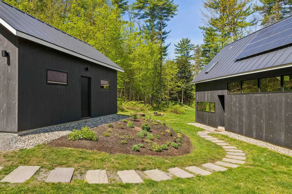 5 Maple Heights Hartland VT 05048
