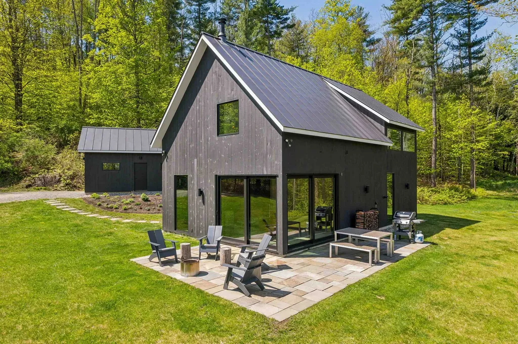 5 Maple Heights Hartland VT 05048