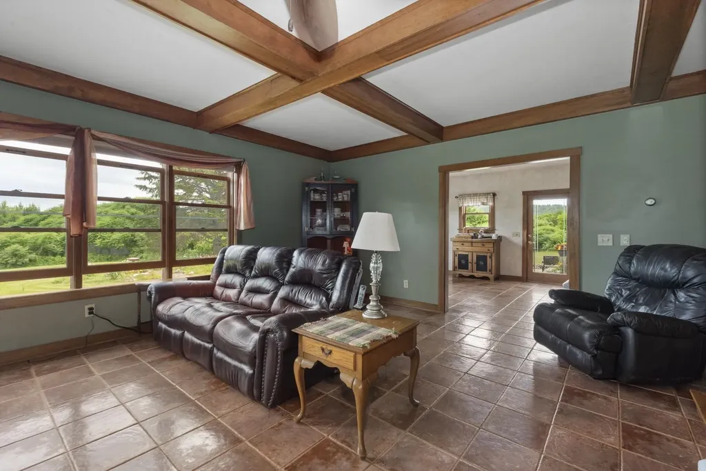 1050 Peaked Hill Road Bristol NH 03222