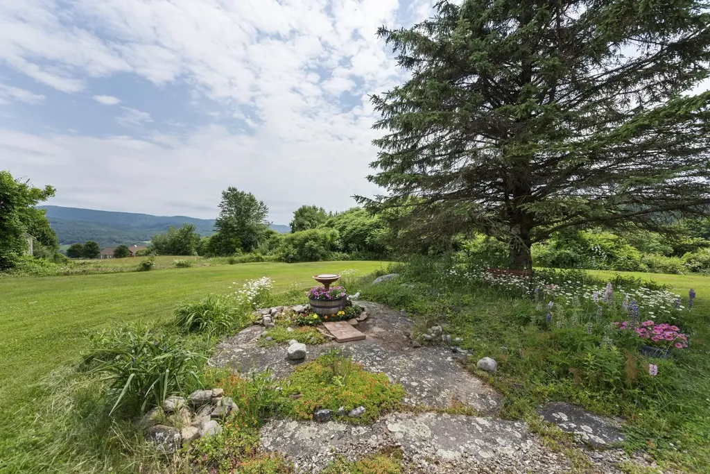 1050 Peaked Hill Road Bristol NH 03222