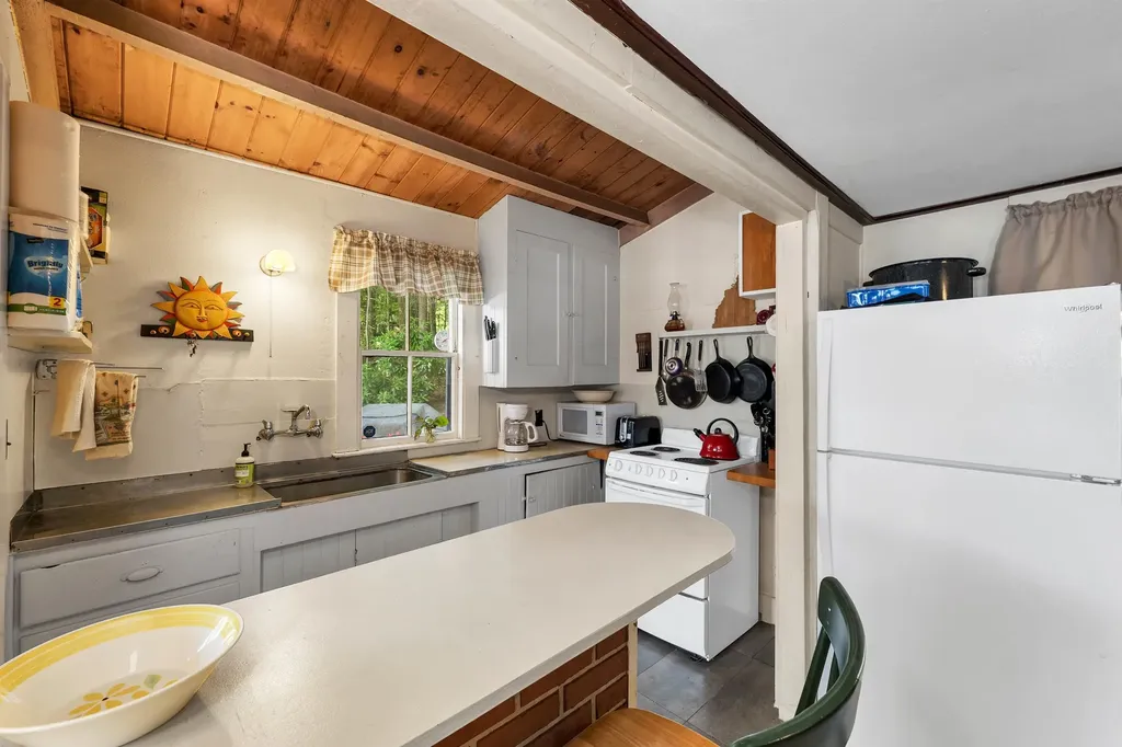 5 Loon Cove Road Alton NH 03810