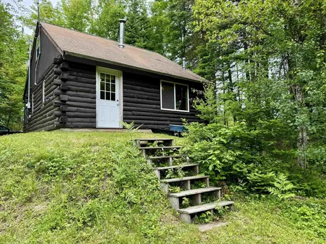 5 Rabbit Run Pittsburg NH 03592