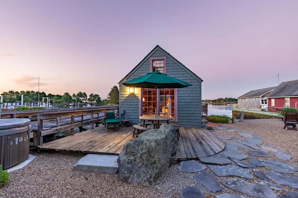 53 Pray Street Portsmouth NH 03801