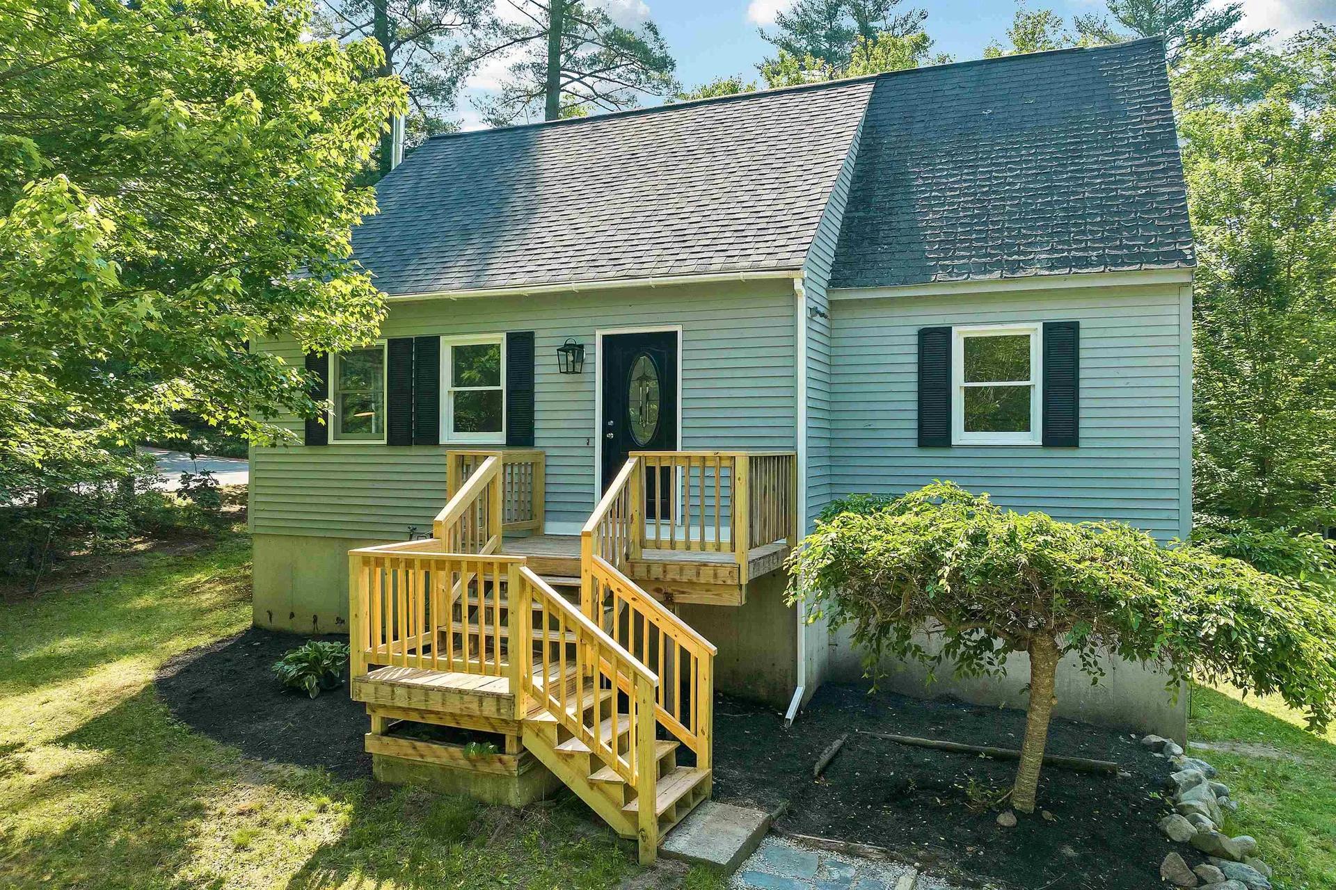 27 Roy Street Raymond NH 03077