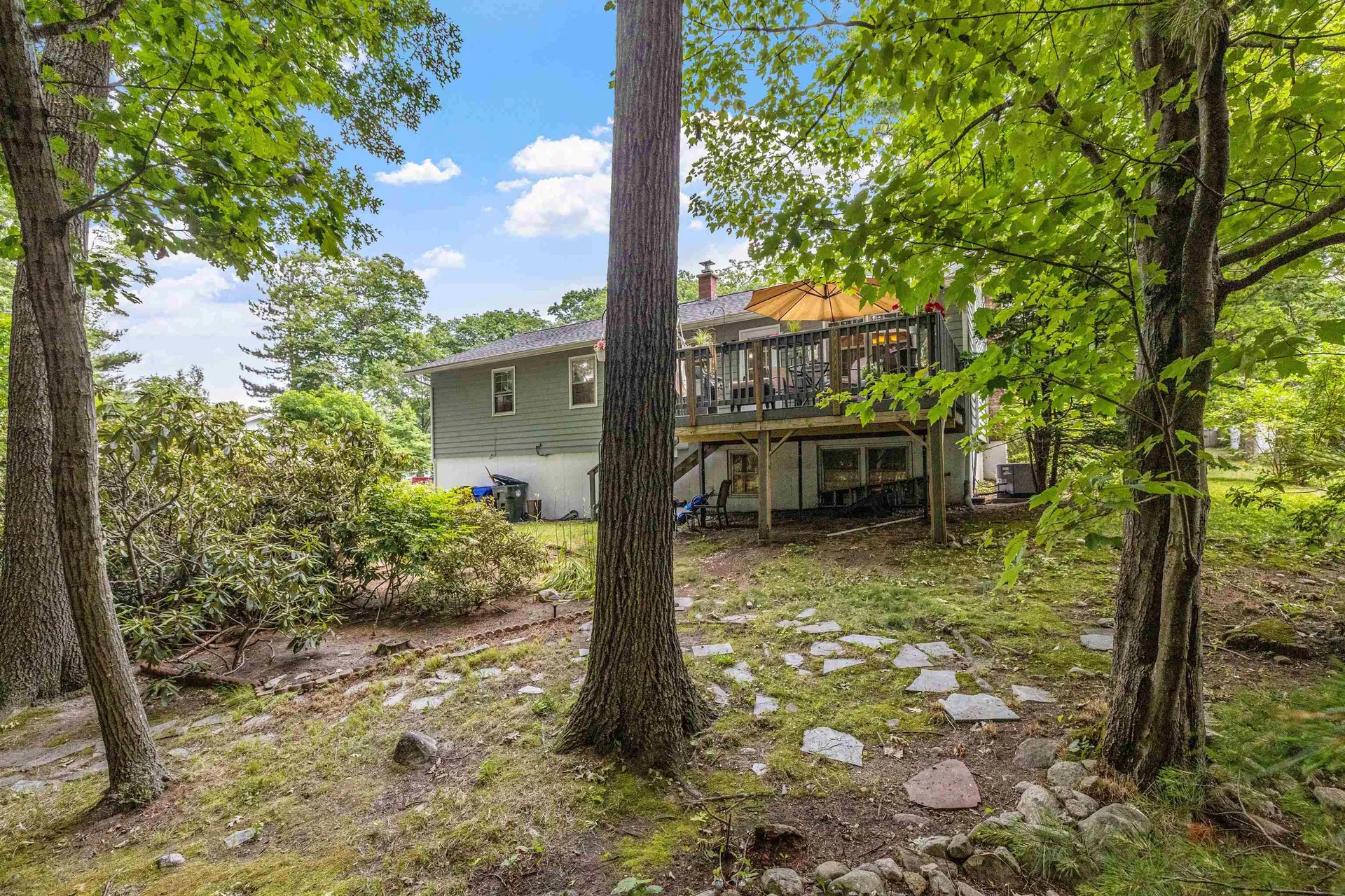 522 Oak Street Manchester NH 03104