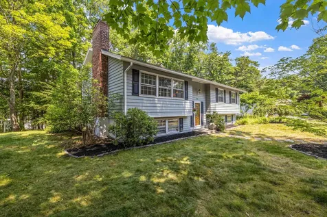 522 Oak Street Manchester NH 03104