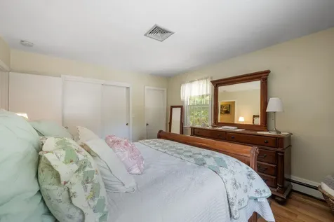 522 Oak Street Manchester NH 03104