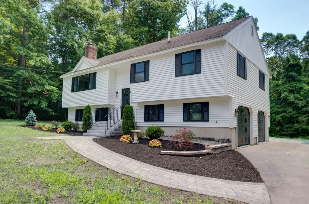9 Horseshoe Road Windham NH 03087