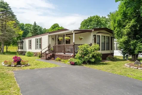 24 Cherokee Way Rochester NH 03867