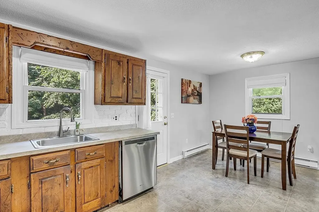 36 Meisner Road Salem NH 03079