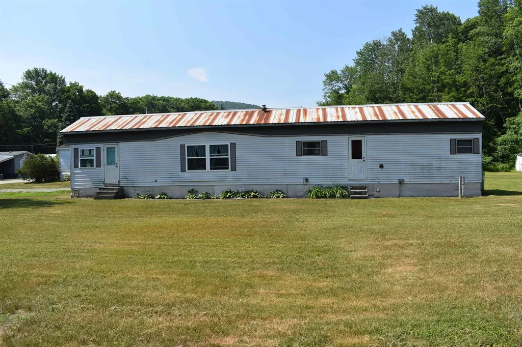 12 Cogswell Way Enfield NH 03748