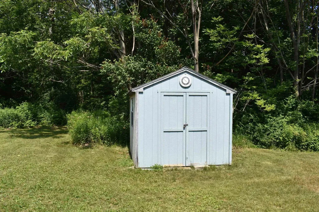 12 Cogswell Way Enfield NH 03748