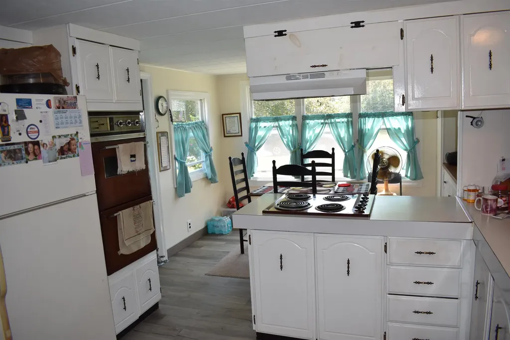 12 Cogswell Way Enfield NH 03748