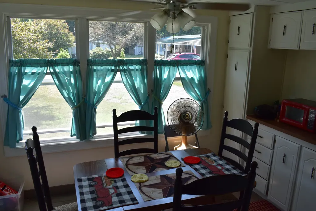 12 Cogswell Way Enfield NH 03748