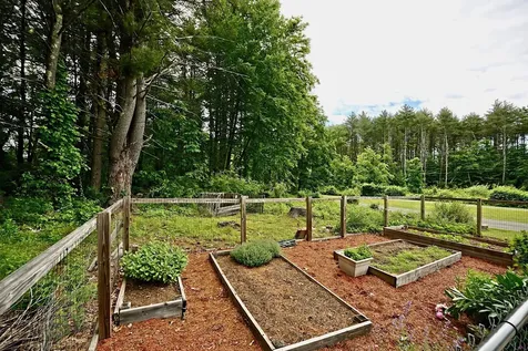 132 Winnicutt Road Stratham NH 03885
