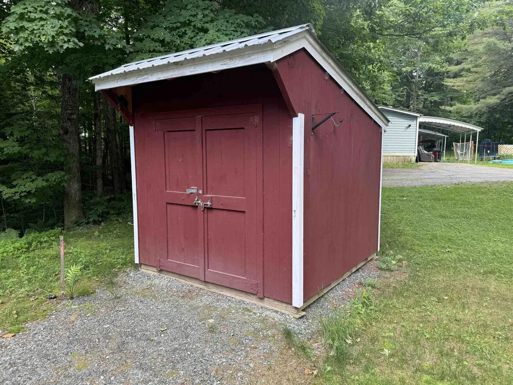 31 Linden Drive Hartford VT 05001