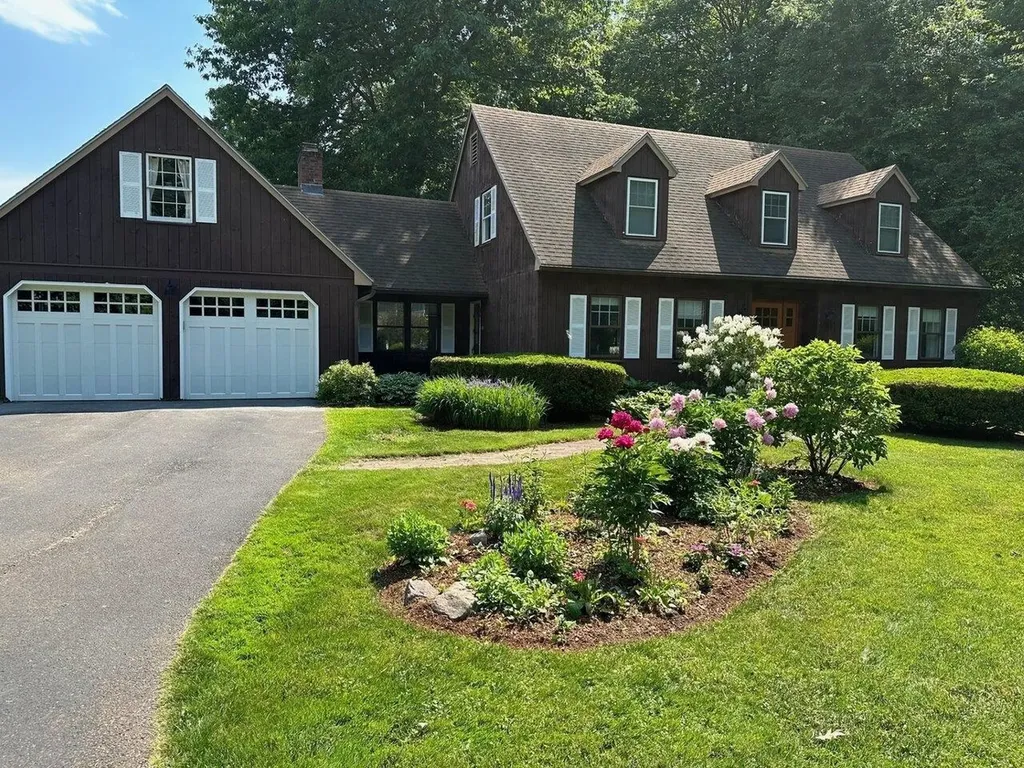 86 Summit Circle Shelburne VT 05482
