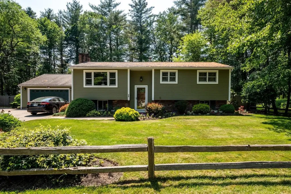 20 Riverlawn Avenue Rochester NH 03868