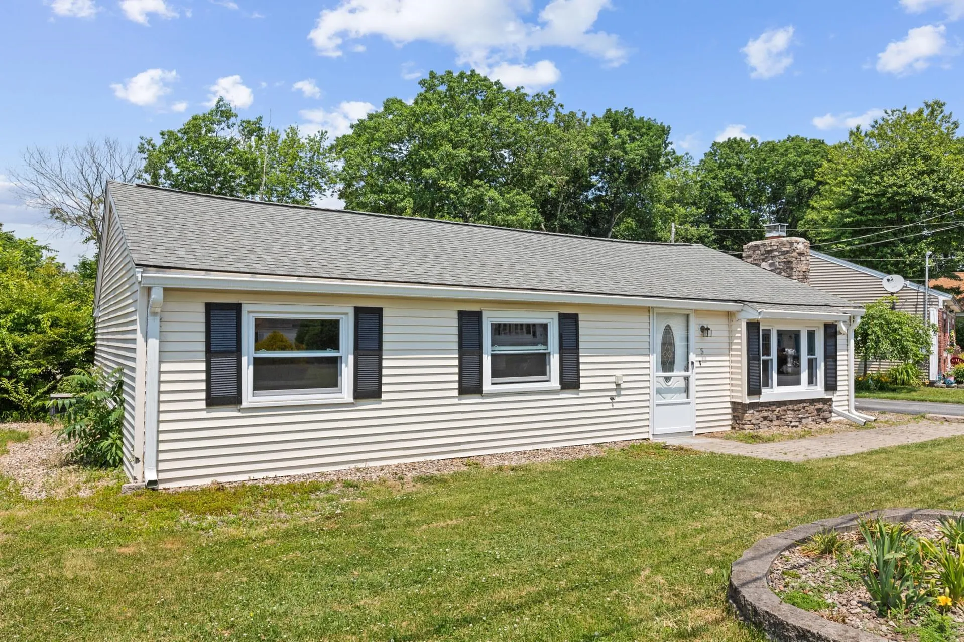 5 Orchard Terrace Salem NH 03079