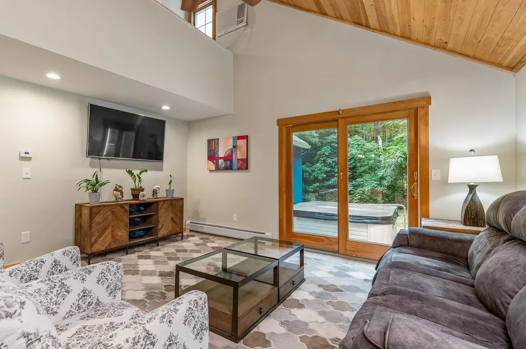 844 Second Crown Point Road Strafford NH 03884