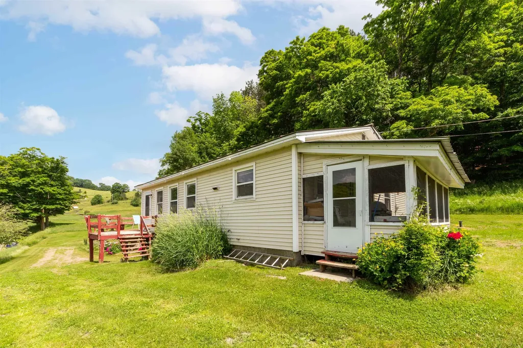 132 Bobbinshop Road Chelsea VT 05038