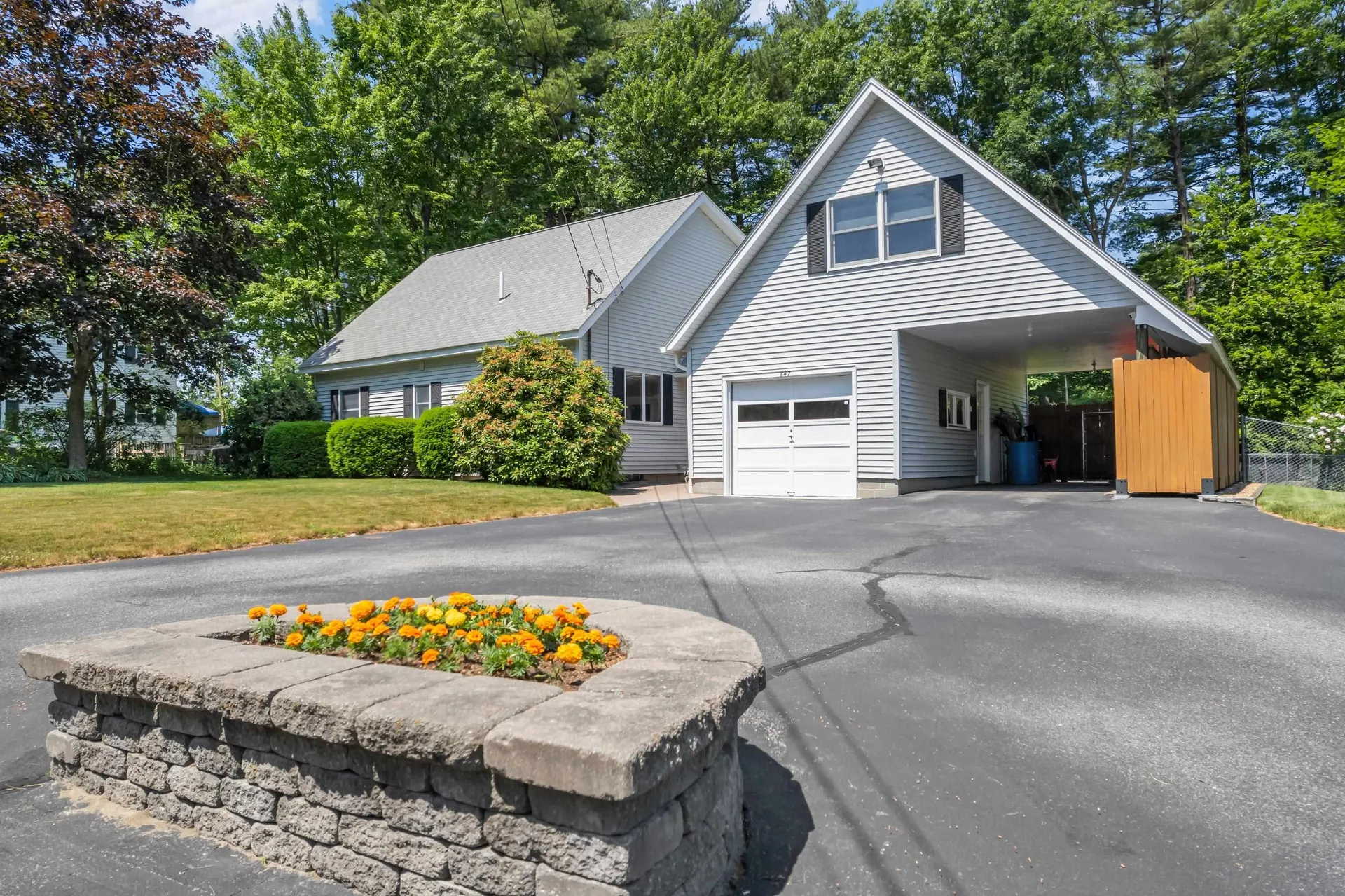 847 West Hollis Street Nashua NH 03062