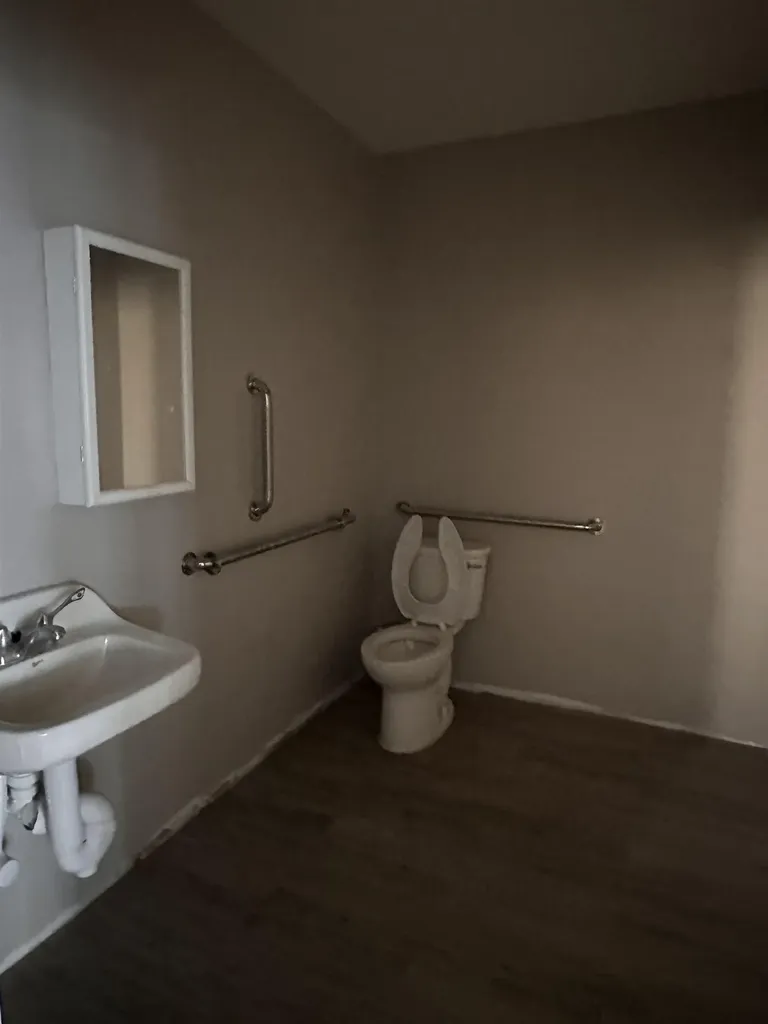 136 East Hollis Street Nashua NH 03060