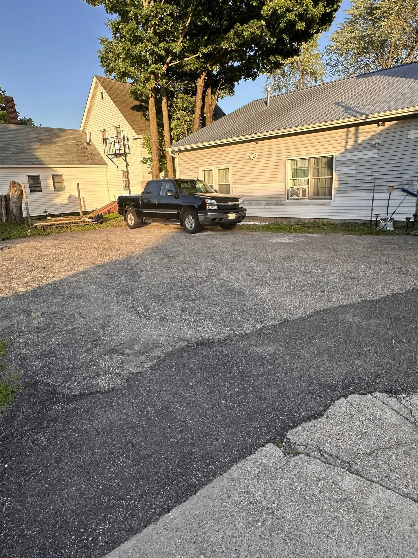 136 East Hollis Street Nashua NH 03060