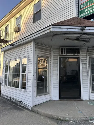 136 East Hollis Street Nashua NH 03060