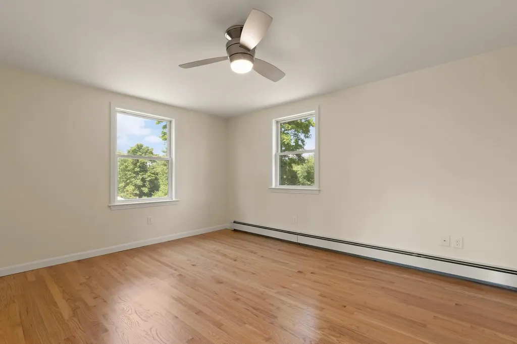 26 Centerville Drive Salem NH 03079
