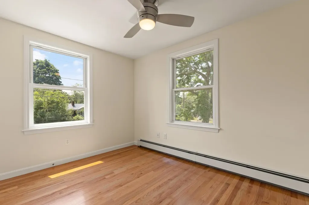 26 Centerville Drive Salem NH 03079