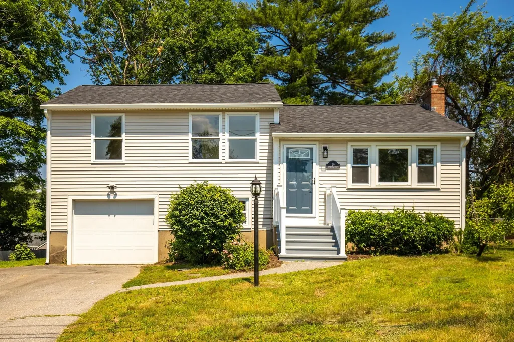 26 Centerville Drive Salem NH 03079