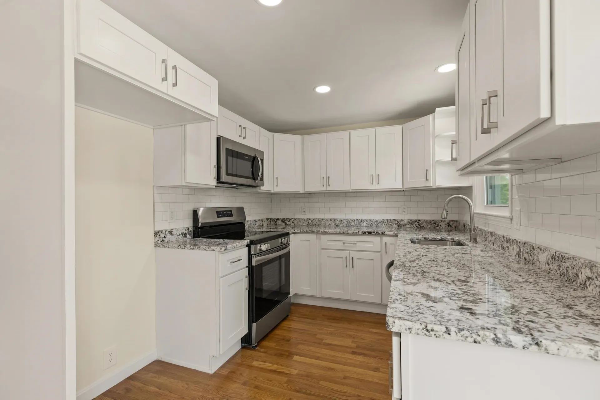 26 Centerville Drive Salem NH 03079