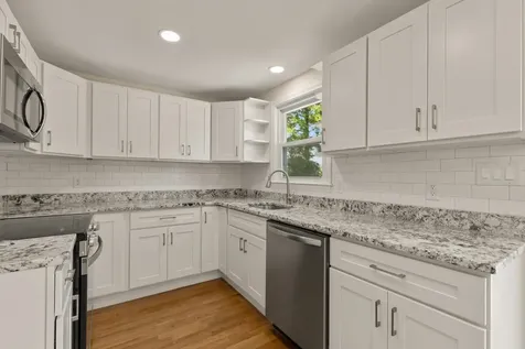 26 Centerville Drive Salem NH 03079