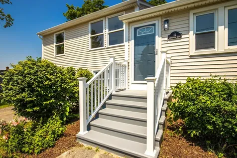 26 Centerville Drive Salem NH 03079