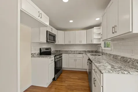 26 Centerville Drive Salem NH 03079