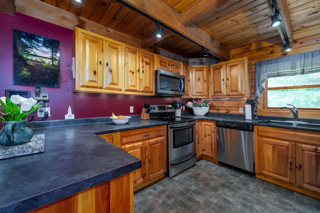 10 Hermit Hollow Lane Sutton NH 03273