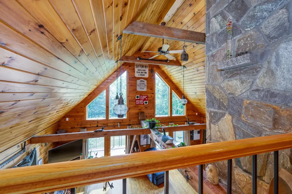 10 Hermit Hollow Lane Sutton NH 03273